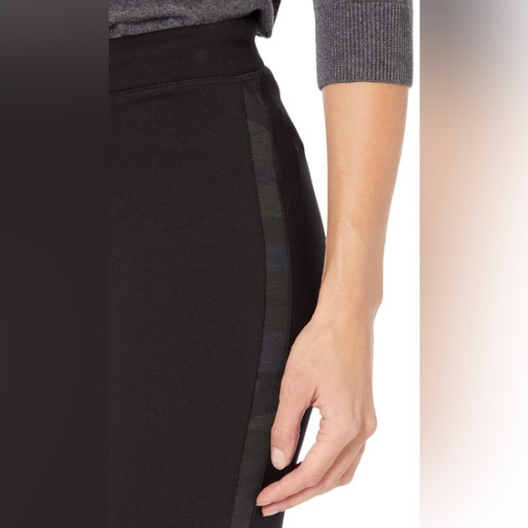 NWT Sanctuary  New Attitude Leggings with Camo Side Stripe - Picture 4 of 6